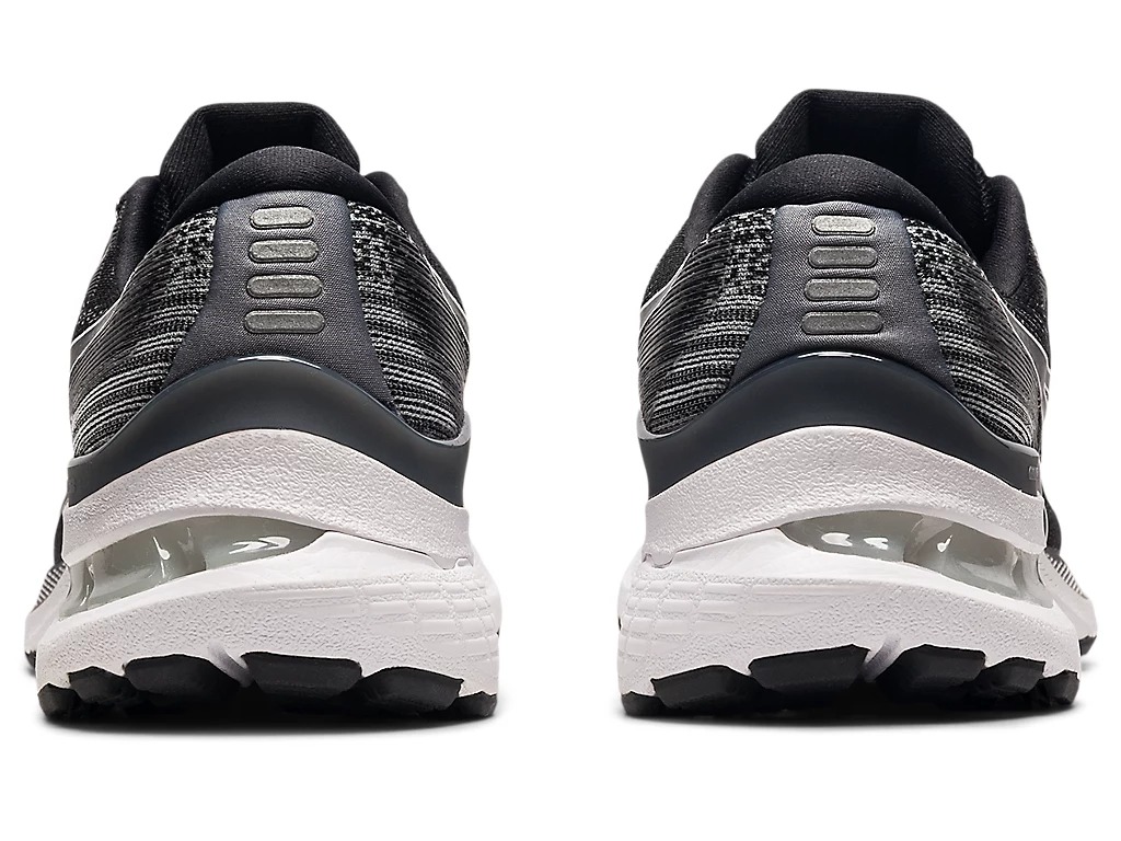 GEL KAYANO 28